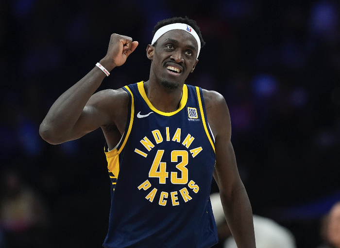 - 西亚卡姆在加拿大队比赛中绝杀,大胜引发热议的是谁 